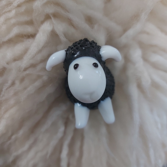 Art Glass Sheep Paperweight Juliana Objects D’ Arts Collection Black White - Picture 9 of 10